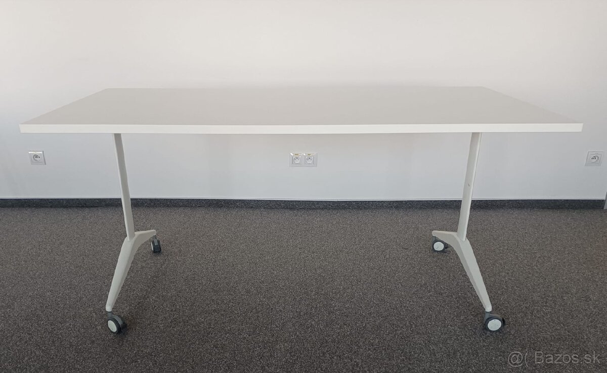 Pisaci stol stohovatelny