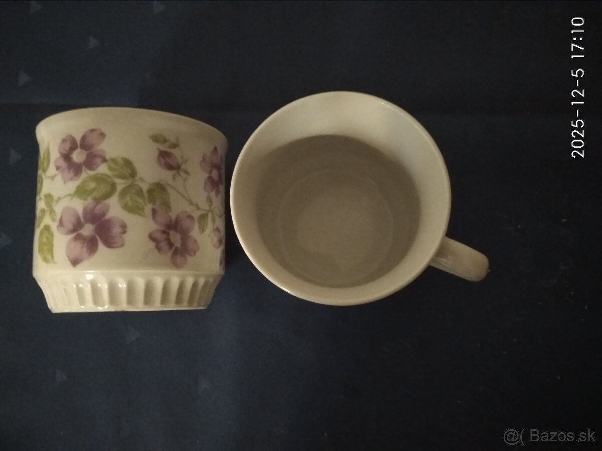 Retroi hrnky značené