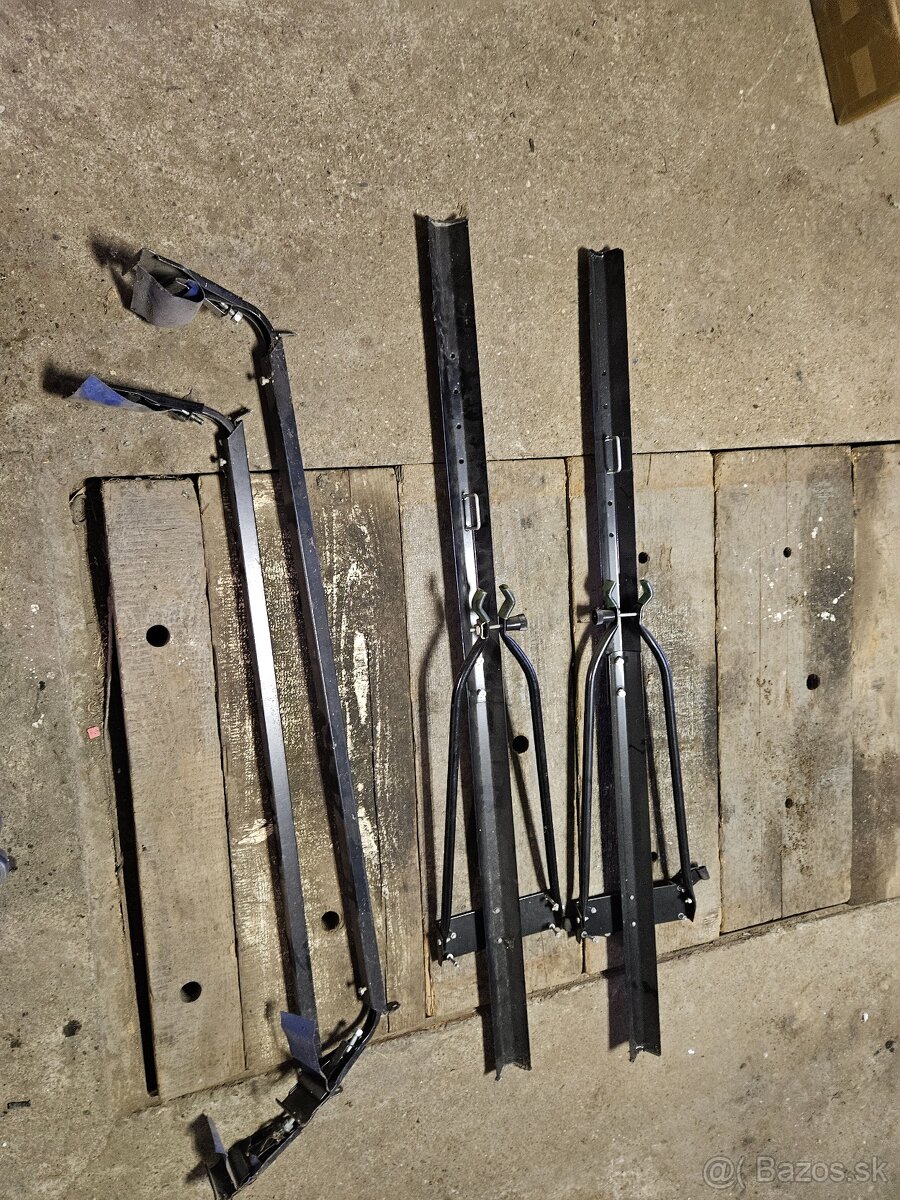 Retro nosice na strechu