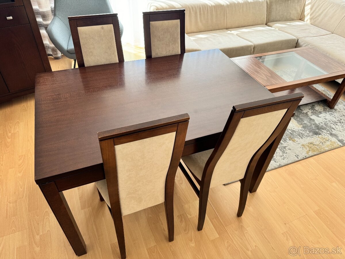 Stôl z masívu rozťahovací