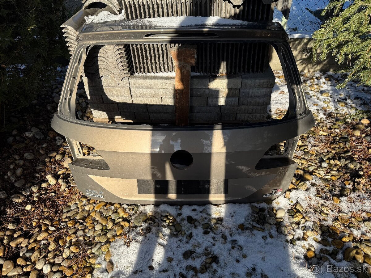 Golf Sportsvan kufrové dvere