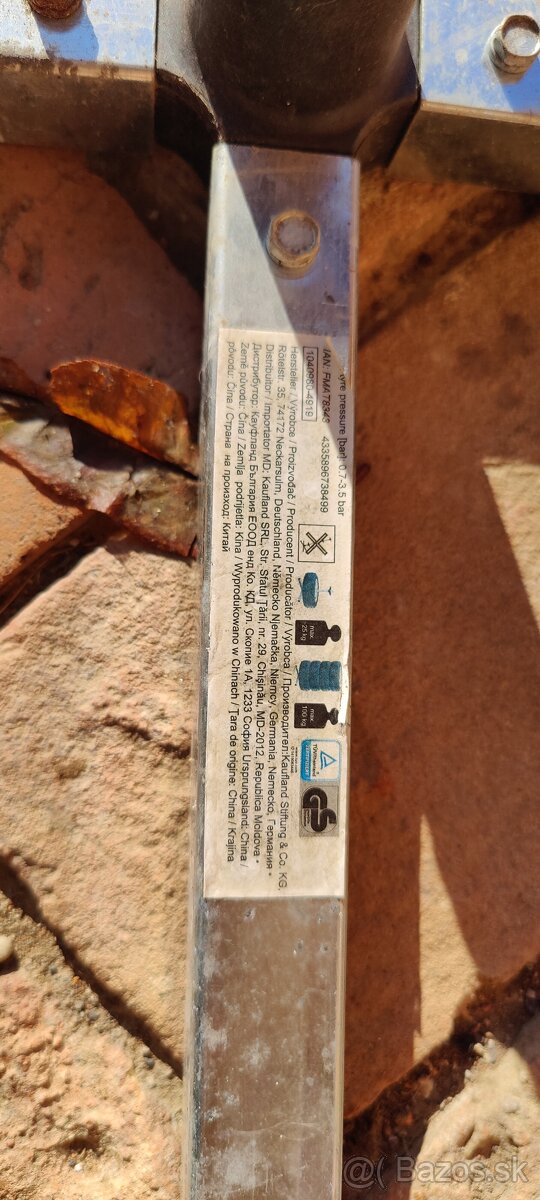 predam stojan na pneu