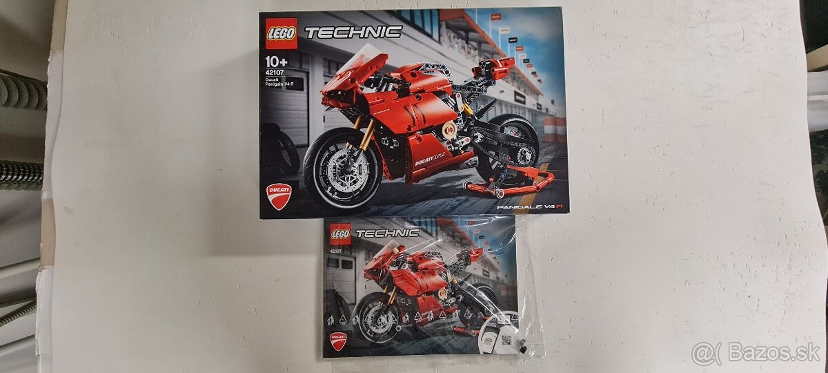 Lego motorka 42107