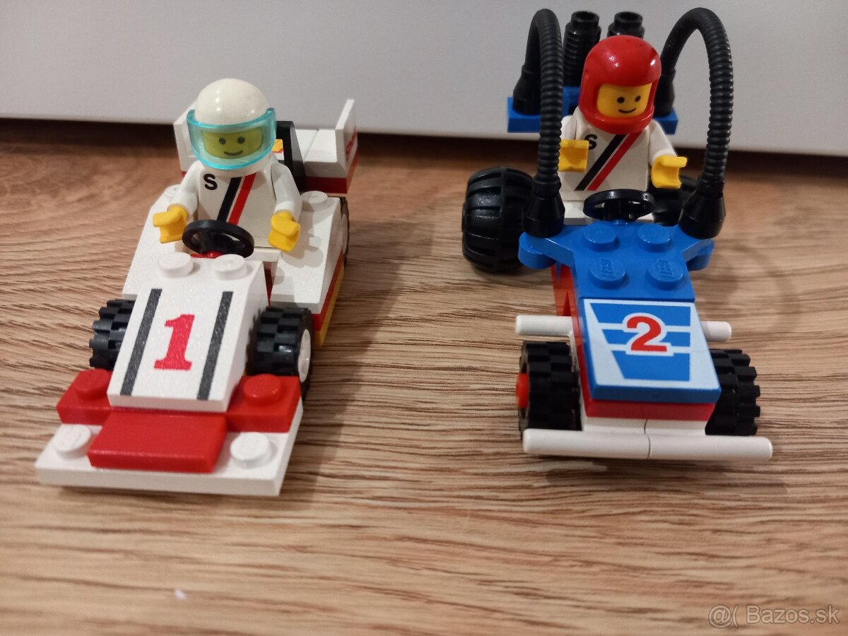 Stare Lego pretekarske auticka z 80tych rokov