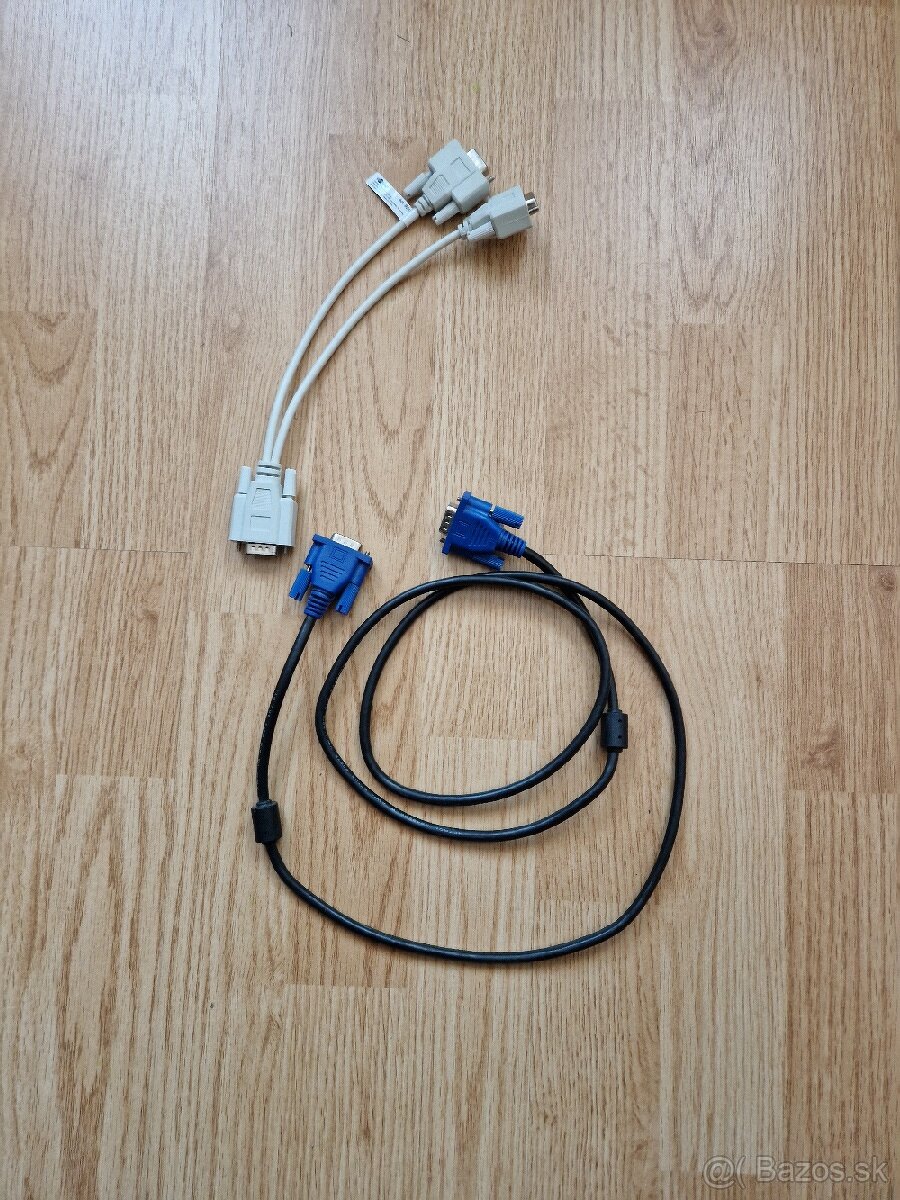 Predam VGA kabel spolu s VGA redukciou