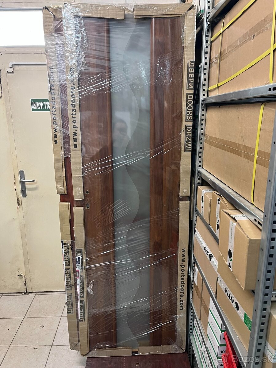 Predam interierove dvere vo farbe ORECH 60tky