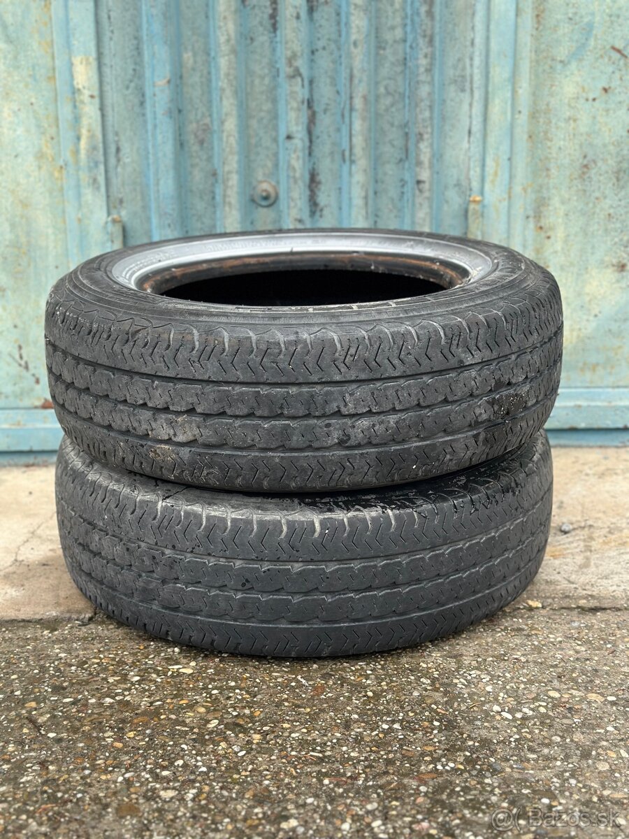 Gumy Pirelli Chrono 195/70 r15C LETNE