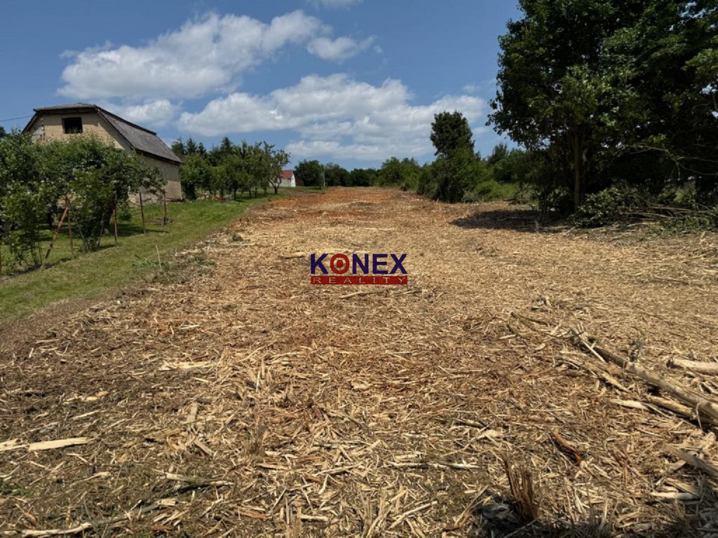 NA PREDAJ – pozemok v obci LUHYŇA