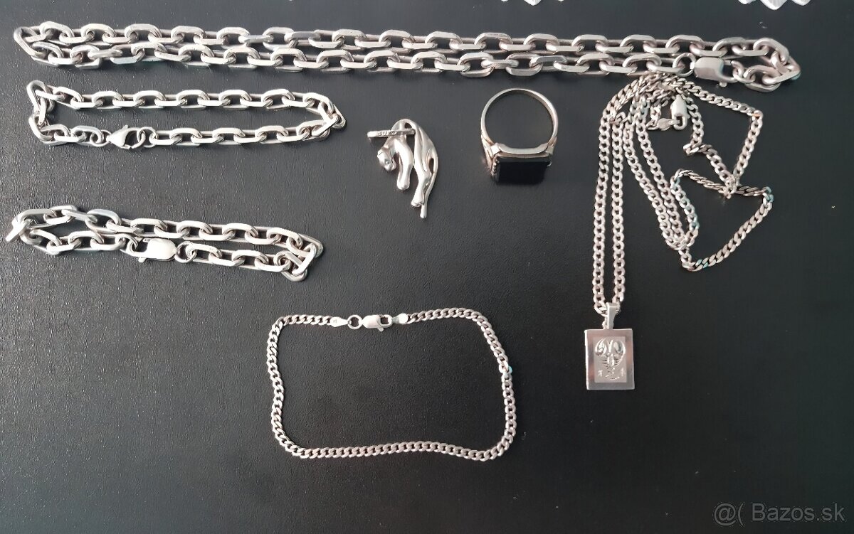 Strieborny mix sperkov