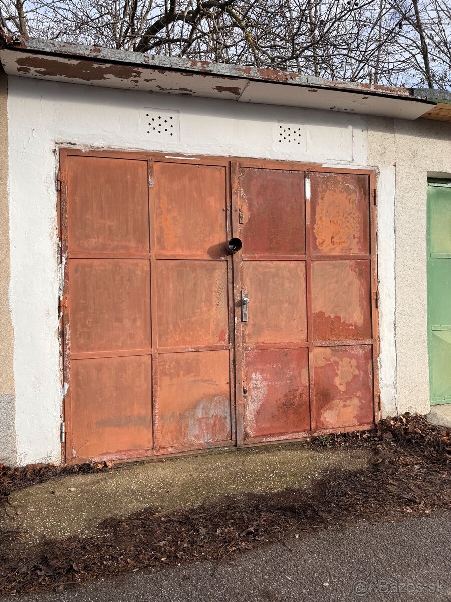 Predám garáž pri parku - VÝHODNÁ PONUKA