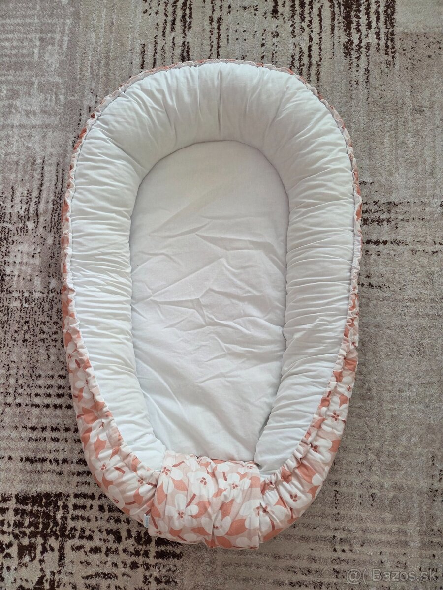 Hniezdo do postieľky kvetinkove