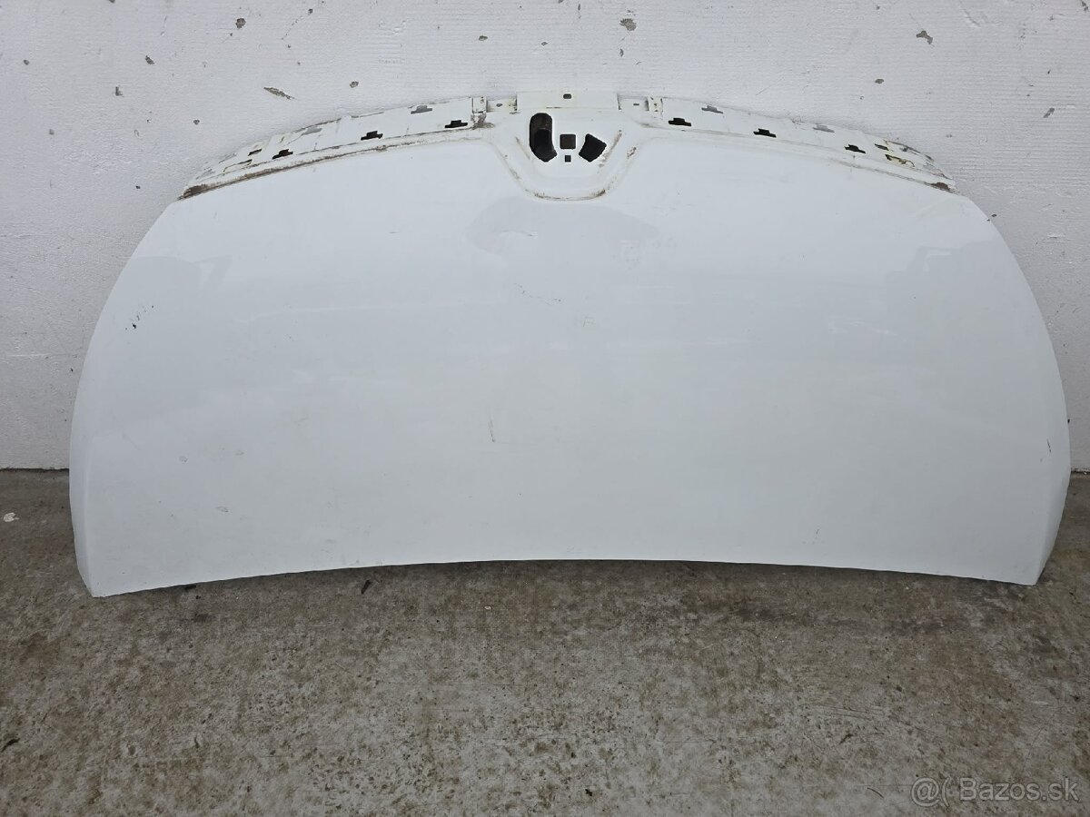 Renault Trafic 2019- kapota