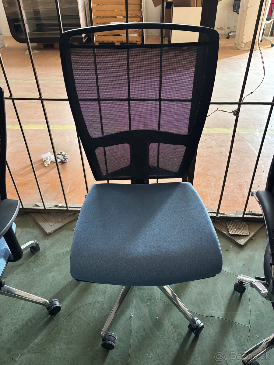 Kancelárska stolička