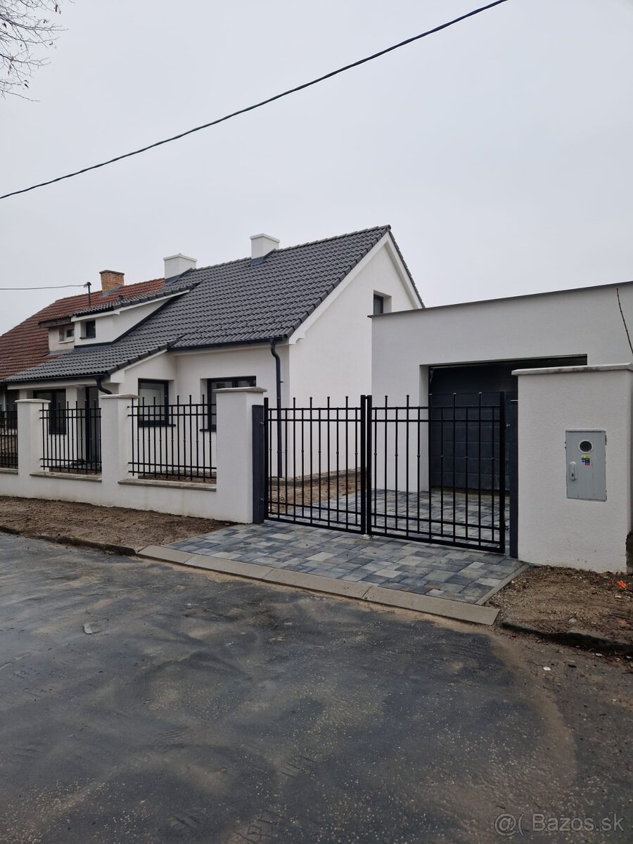Predáme rodinný dom v Dubnici n/V, neďaleko lokality Háje