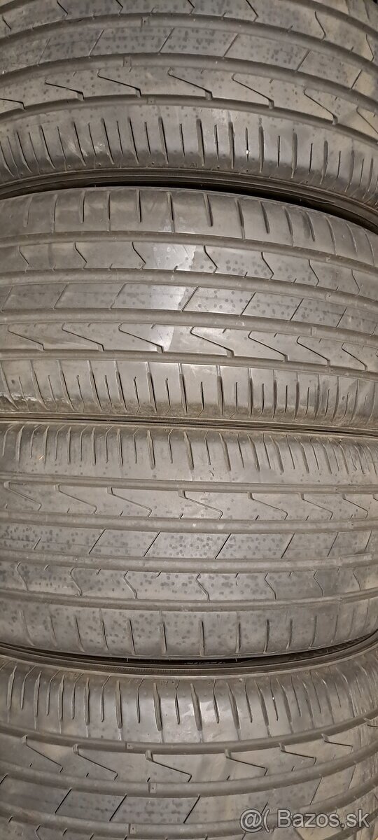 Predám 4ks jazdené letné 215/45r18-89V Hankook