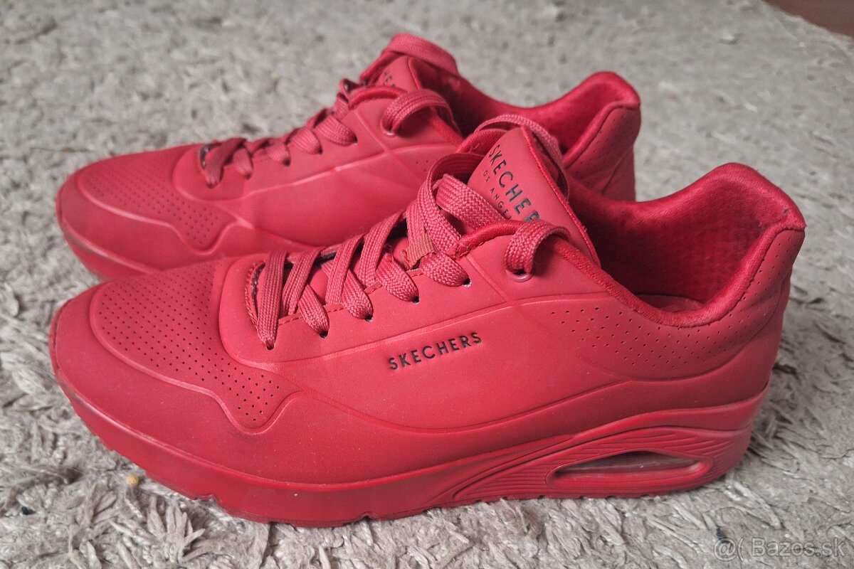 SKECHERS červené vel.41
