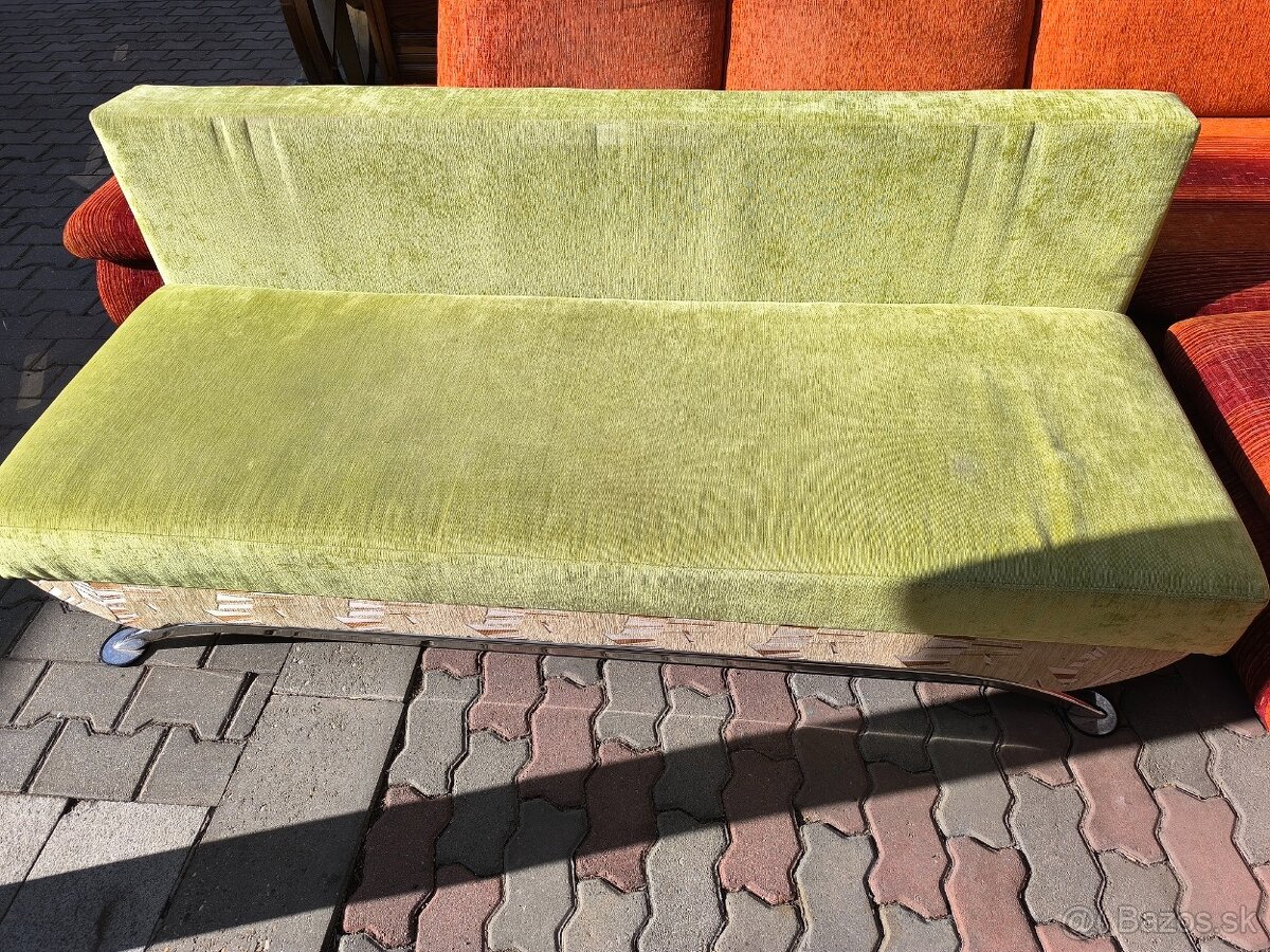 sedačka po rozložení posteľ