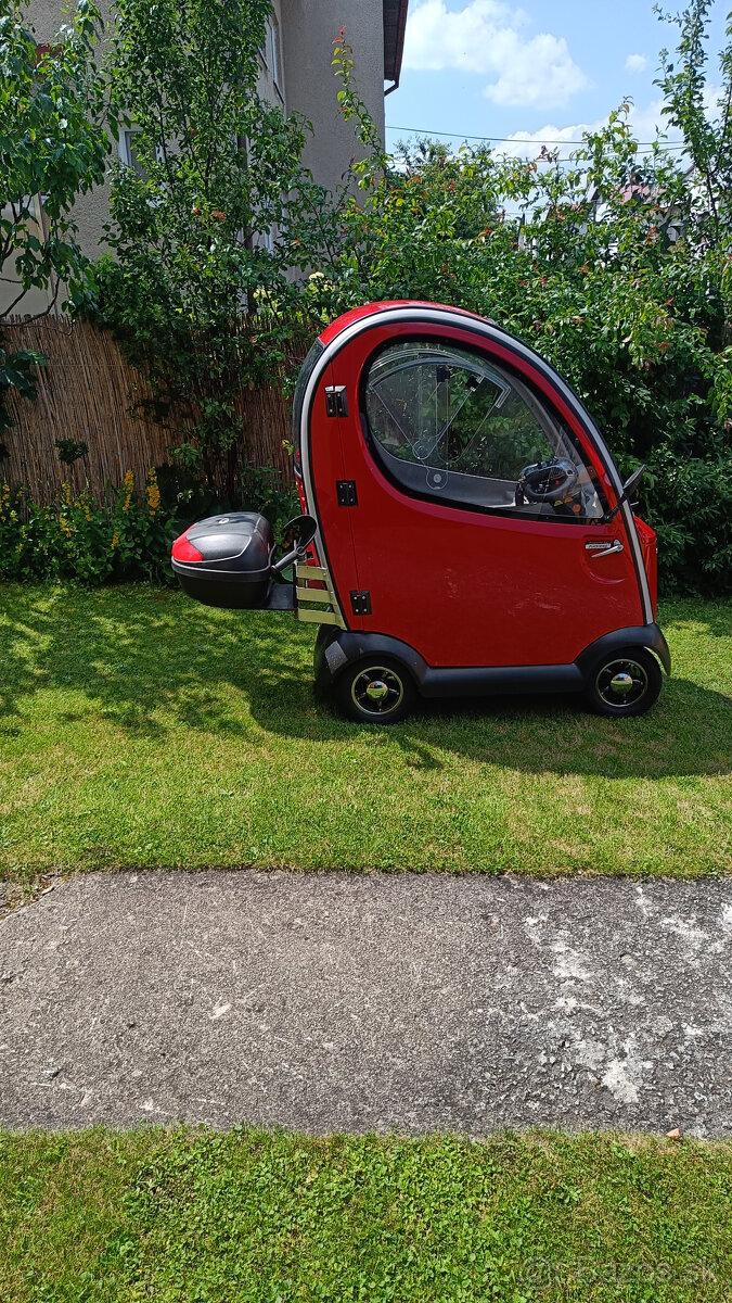 Elektricky skuter pre seniorov - Shoprider Cabin