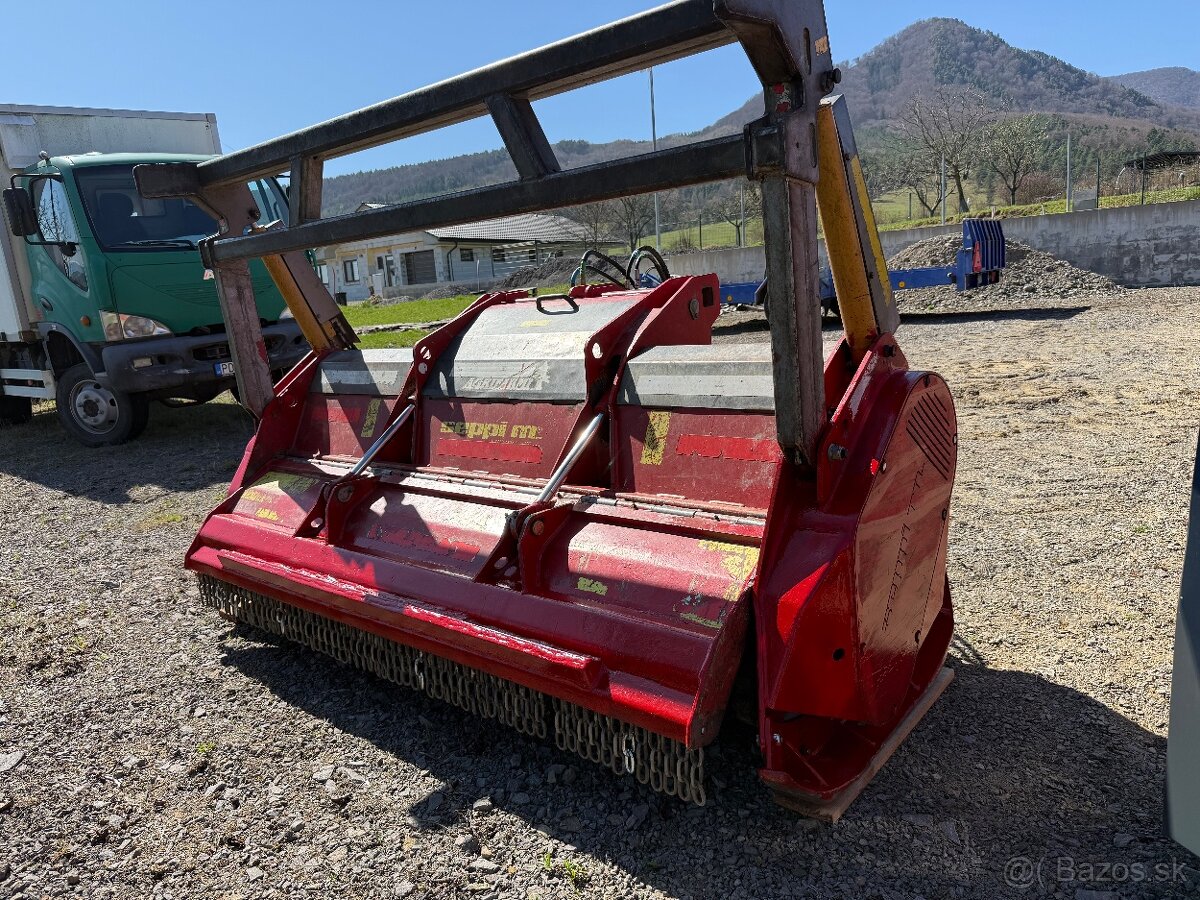 Lesná fréza Seppi MIDIFORST DT225