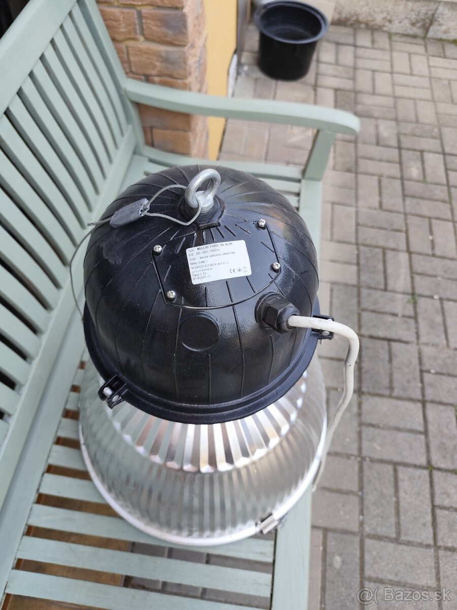 Priemyselna lampa
