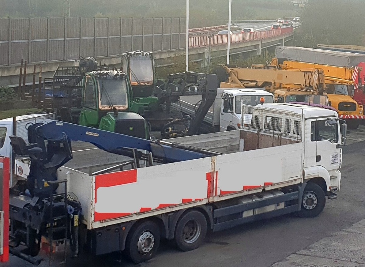 EUR4 6x2 MAN 6.7m+HR 13m Palfinger vidle rotátor