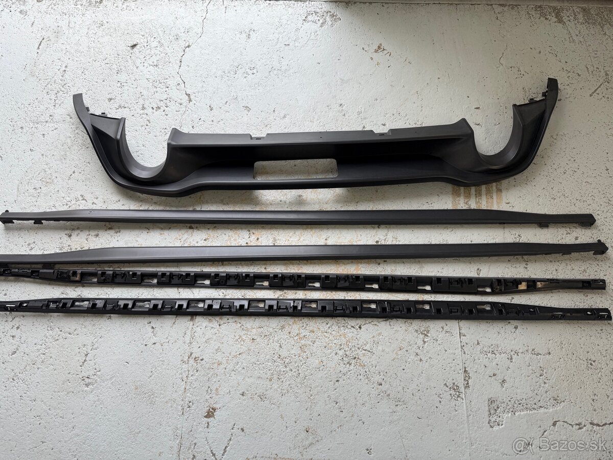 Difúzor + prahy VW Golf 8 GTi