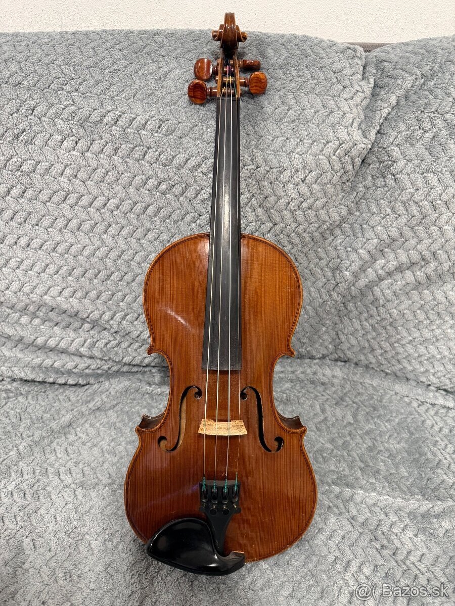 Ponúkam na predaj 4/4 husle