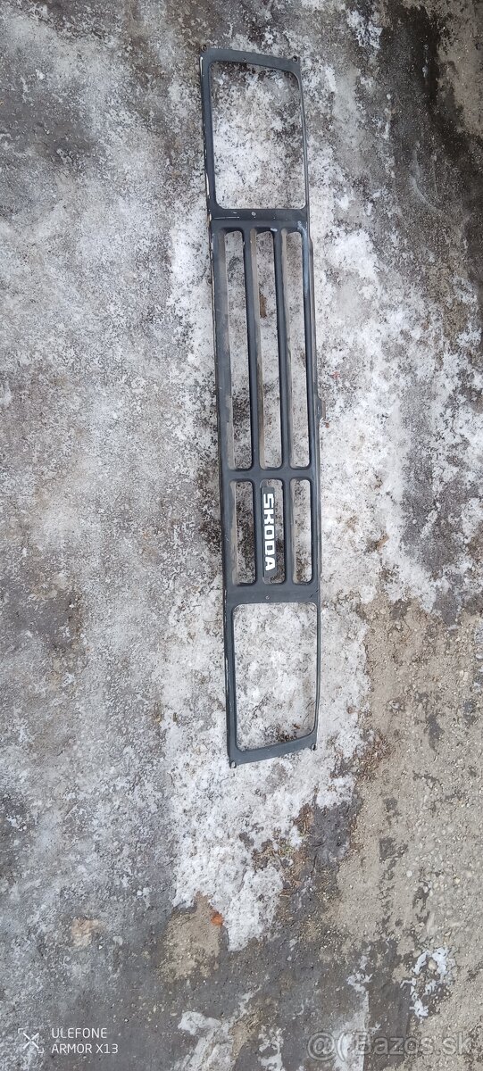 Škoda 130 predná maska