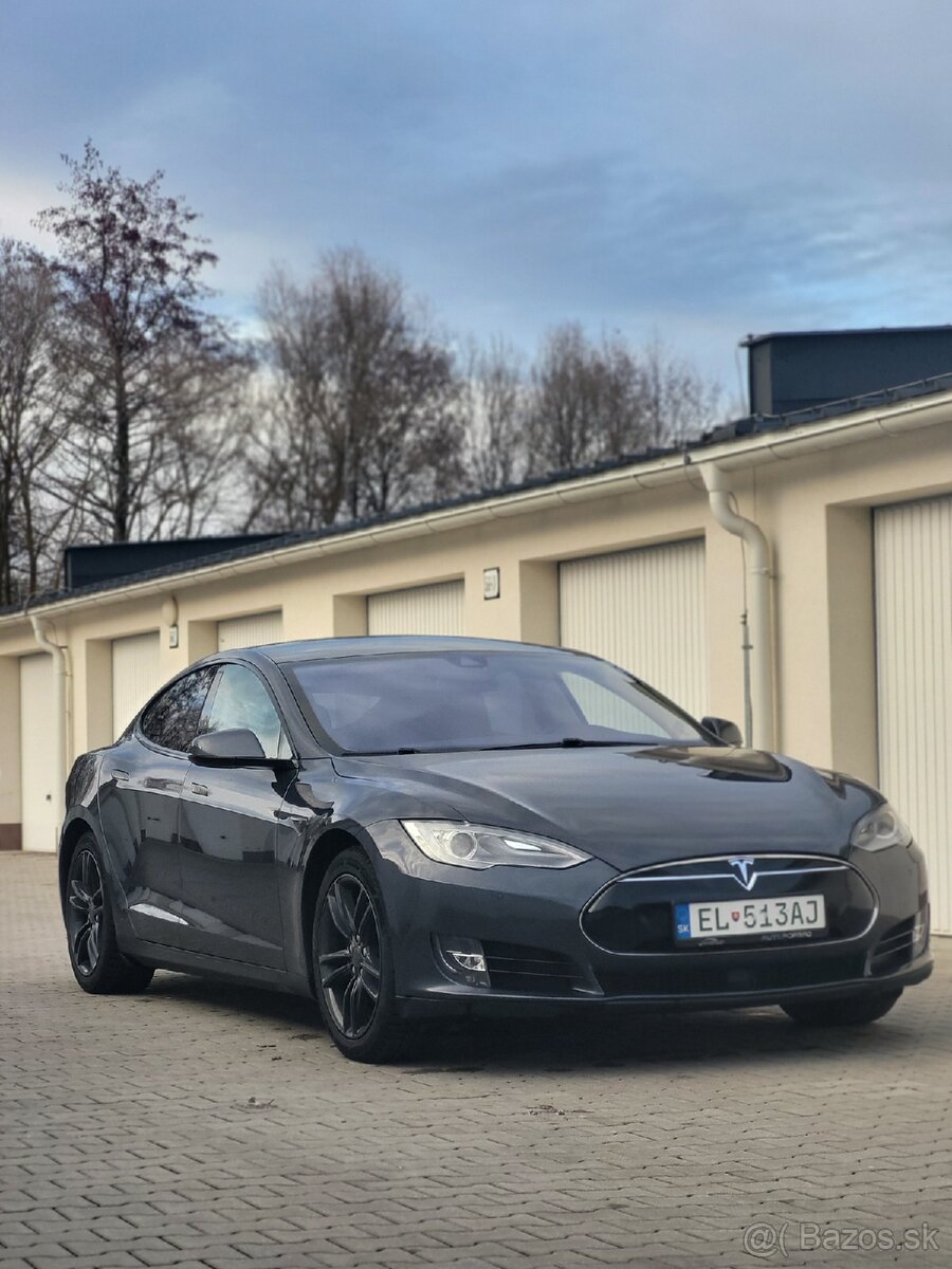 Tesla Model S 85