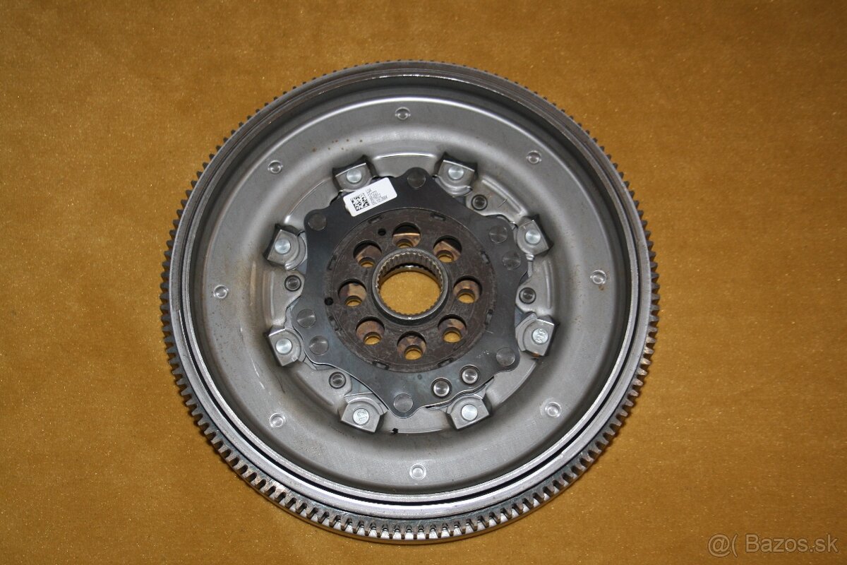 DSG dvojhmotný zotrvačník 05L105266K 05L105266J