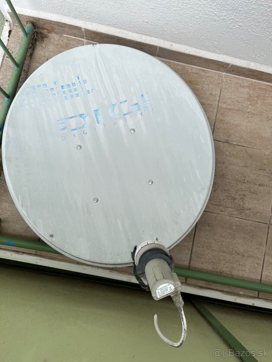 Parabolická anténa - satelit
