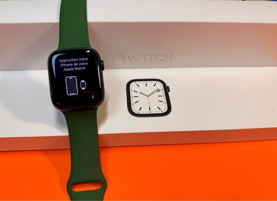Apple Watch 7 45mm - Zelené