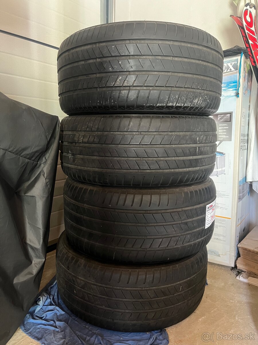 Predam letne pneu Bridgestone 274/45 a 305/40 R20 Runflat.