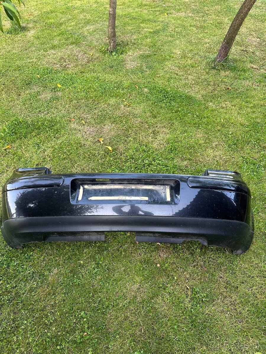 Zadny nárazník golf 4