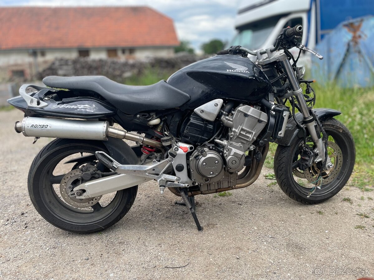Honda Hornet 900 Díly