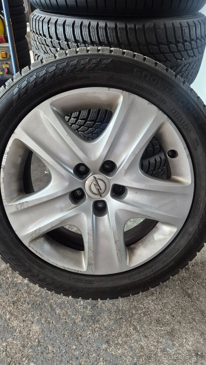 225/50R17 98V. DOT 2023 AKO NOVE