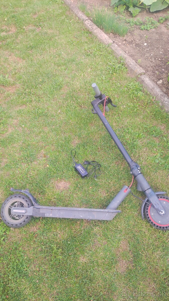 Elektricka kolobežka Aovo na náhradné diely