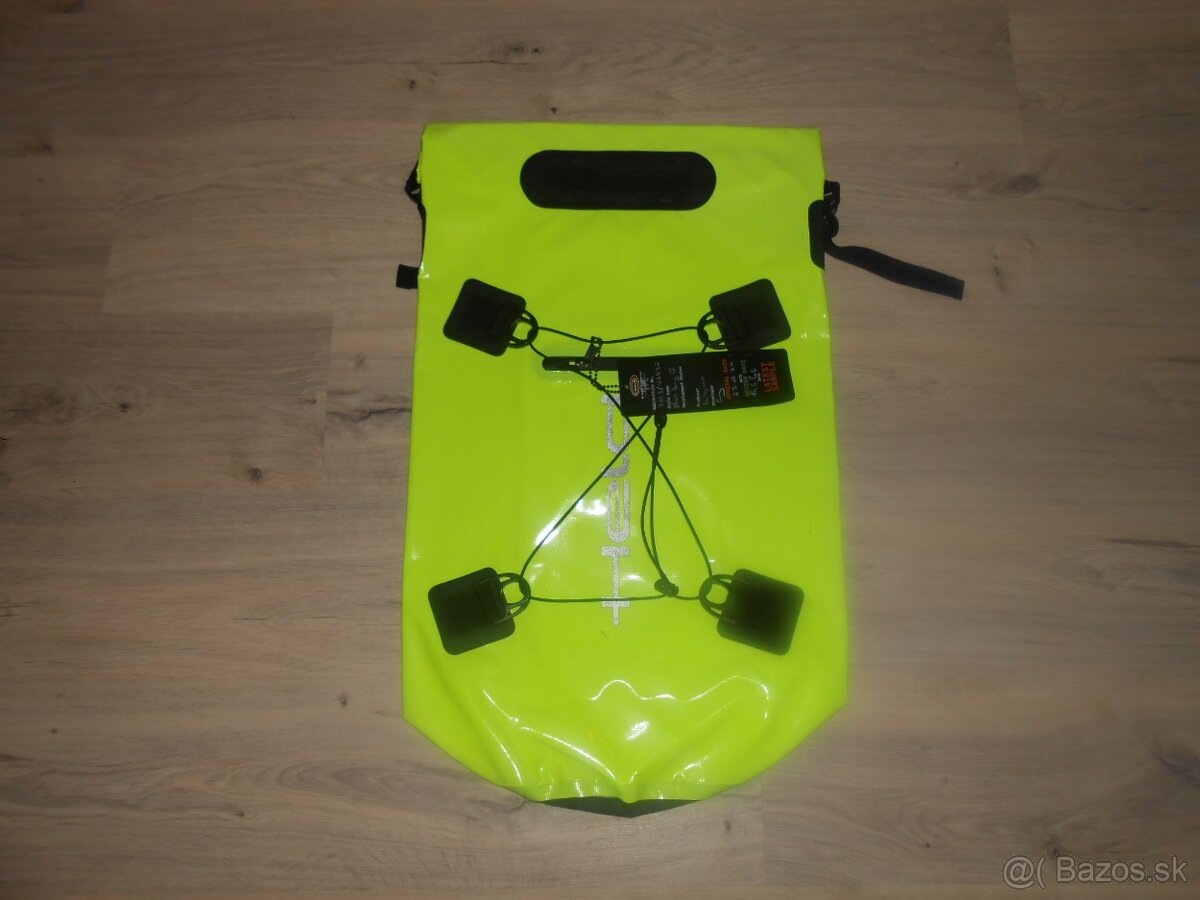 Predam uplne novy nepremokavy ROLL BAG HELD