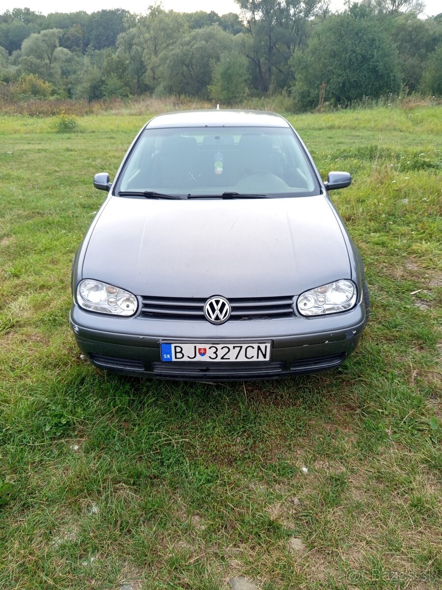 Volkswagen Golf 1.6 77kw