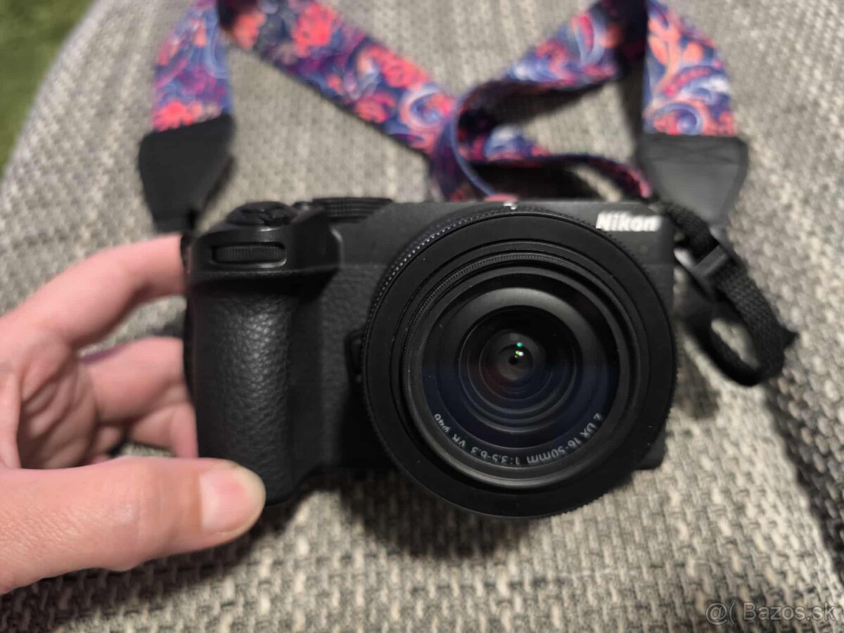 Nikon Z30 + 16-50mm, bez známok používania