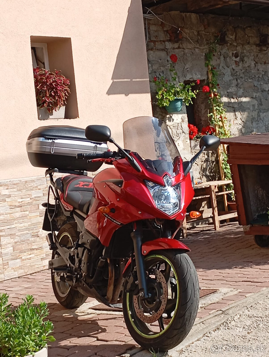 Yamaha XJ6S
