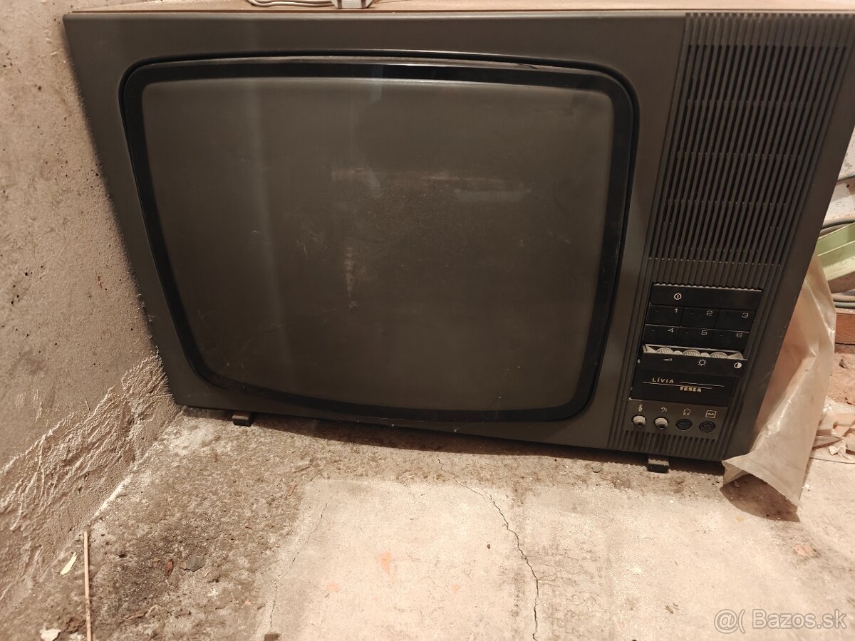 Predám elegantný retro kúsok – televízor TESLA Lívia