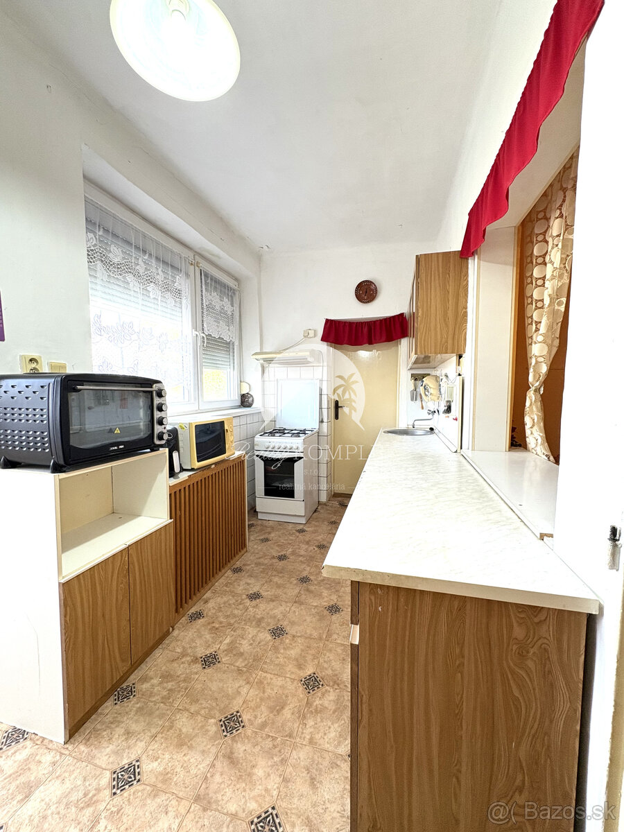 Reality KOMPLEX s.r.o.,Vám ponúka na predaj priestranný dom