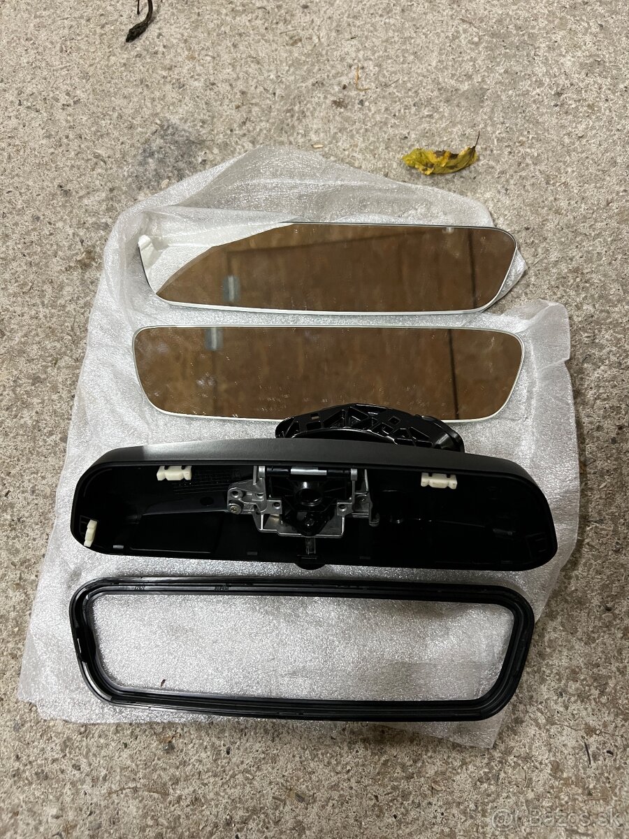 Stredové spätné zrkadlo BMW