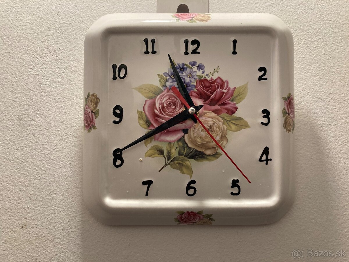 Keramické hodiny funkcne