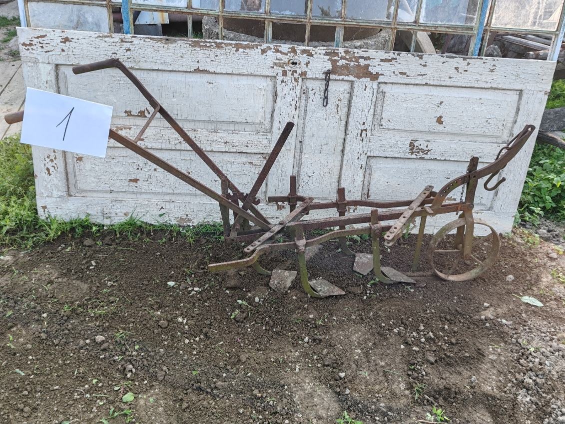 Roľnícke pluhy ,mechanizmy