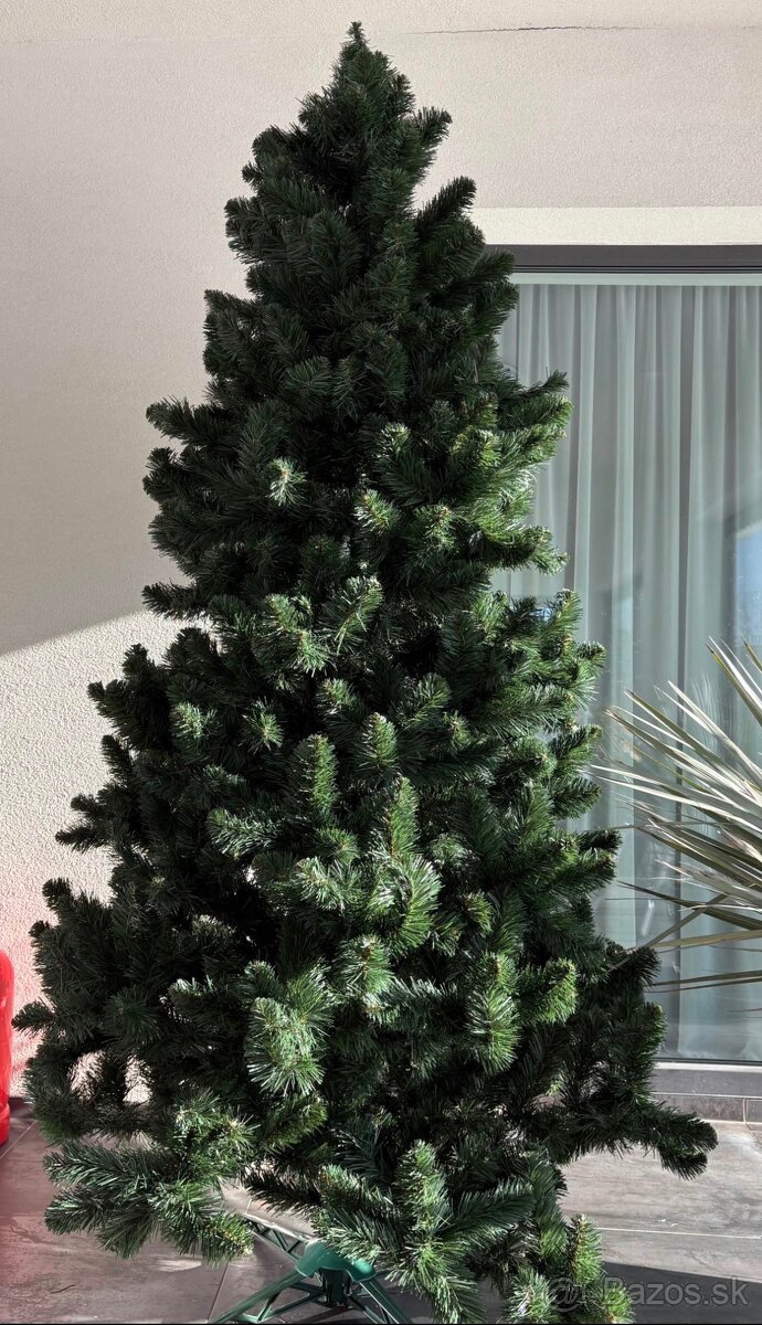 Umelý vianočný stromček- Borovica
