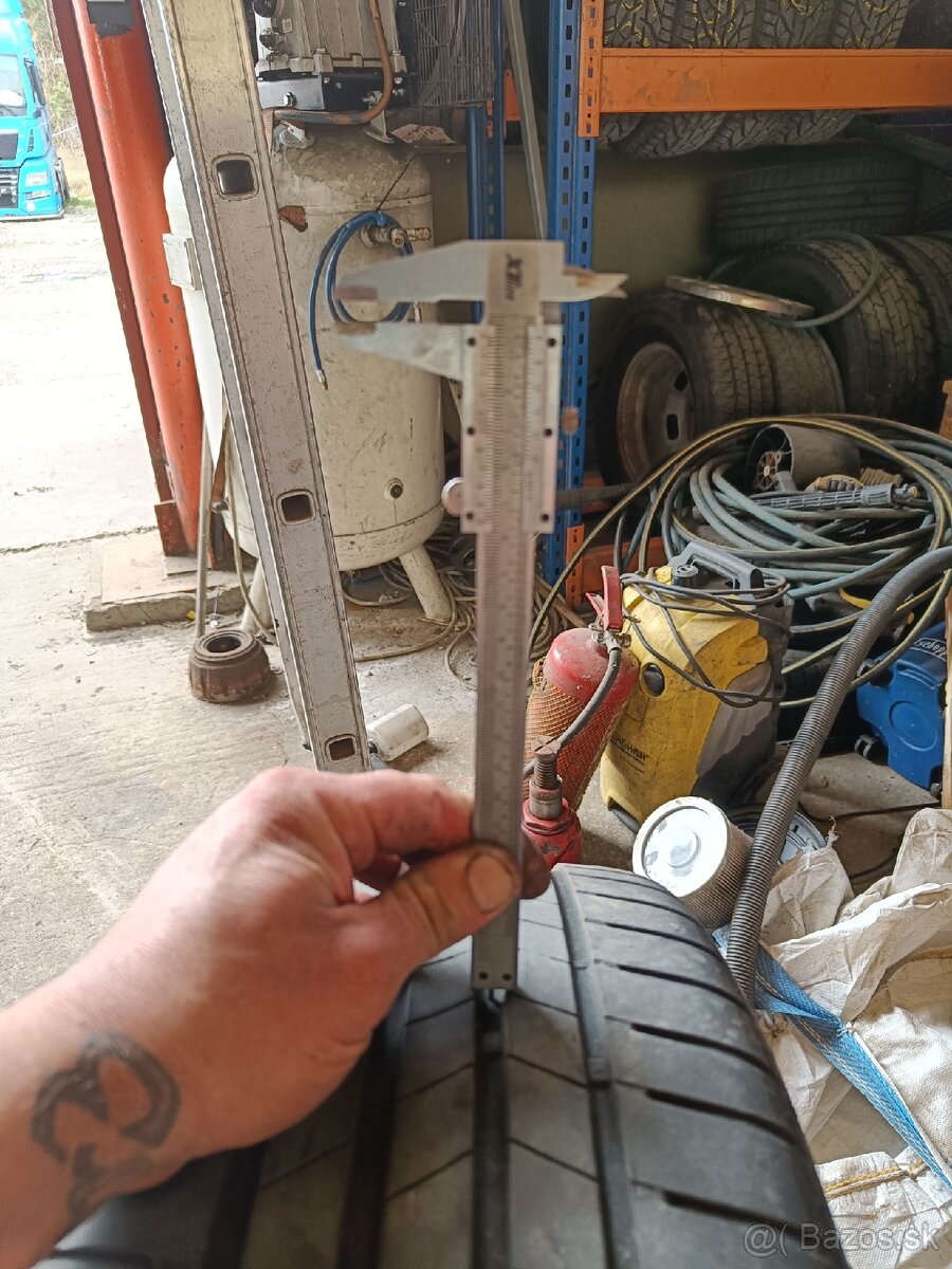 225/40R18 Bridgestone Turanza