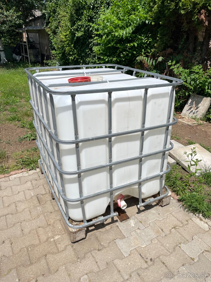 Ibc kontajner , 1000litrova plastová nadrz ,sud, barel ,