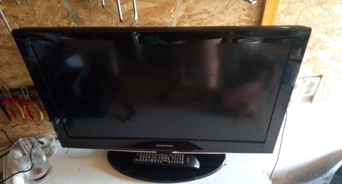 Televízor cca 80cm uhlopriečka